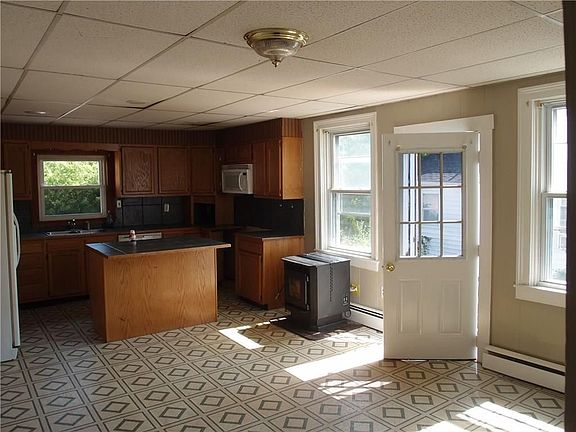 5th image of 41 Prospect Hill Ave