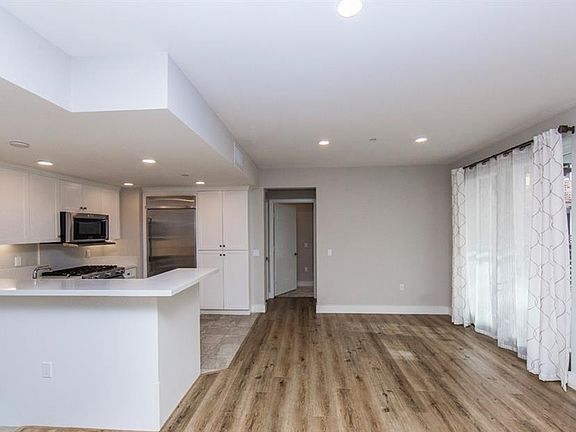 4th image of 6030 S Seabluff Dr #304