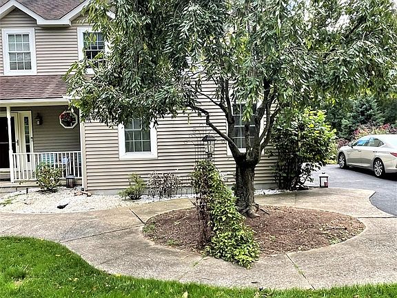 2nd image of 210 Cliffside Dr