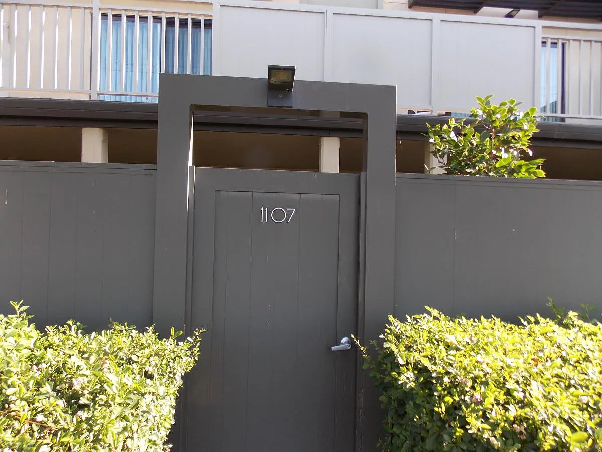 1107 Admiralty Ln photo 1