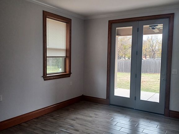4th image of 825 Oak Ave