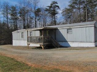 1856 Holly Springs Rd, Mount Airy, NC 27030