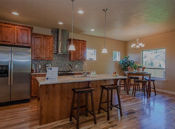 2nd image of 6119 Willowdale