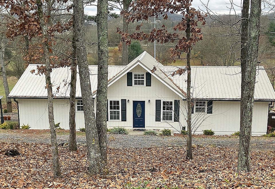 1st image of 256 Royal Oaks Dr NE