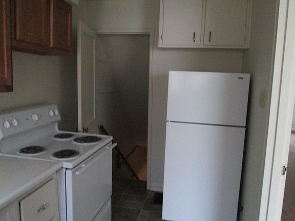 5th image of 3355 Elbern Ave