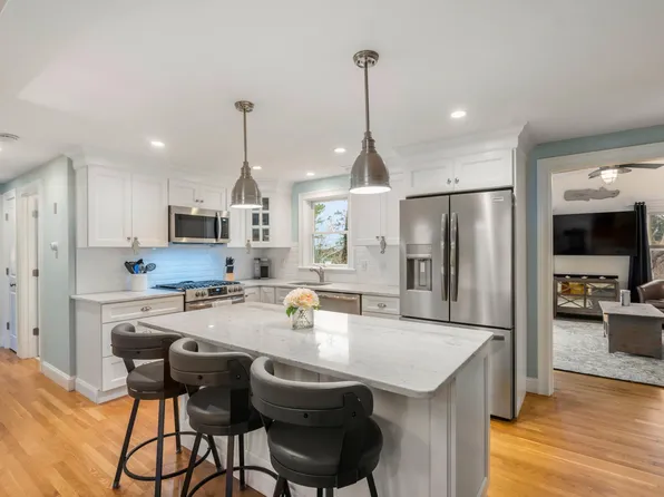 96 Knott Ave, Sandwich, MA 02563