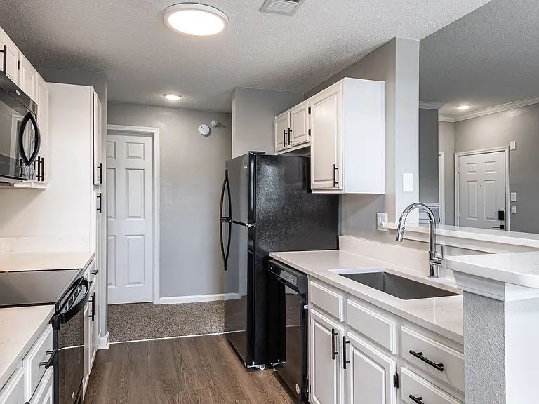 Pinnacle Pointe — Photo 10