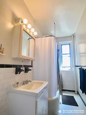 Rented by Sovereign Associates | media 10