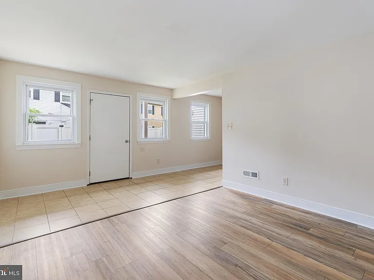 222 Washington Pl #222 — Photo 3