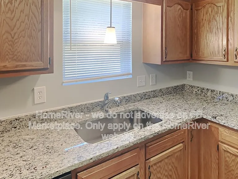 515 Creekview Dr — Photo 5