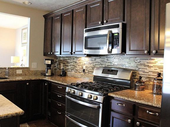 4th image of 39482 Miramar Dr