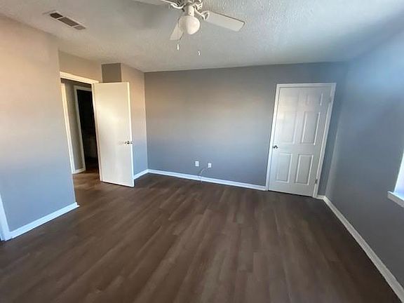3rd image of 1111 E Side Dr