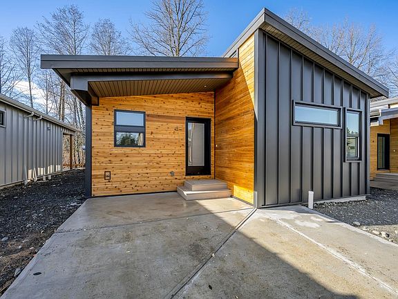 2nd image of 3025 Royston Rd #42