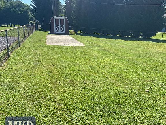 4th image of 124 Howard Dr