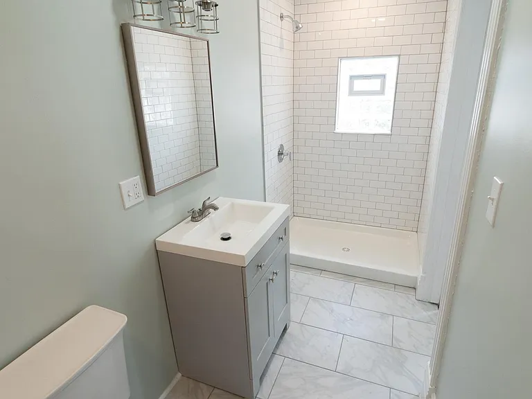 4 Jones St #1 — Photo 5