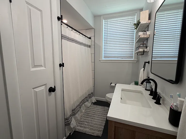 214 Rochelle Ave #1 — Photo 4