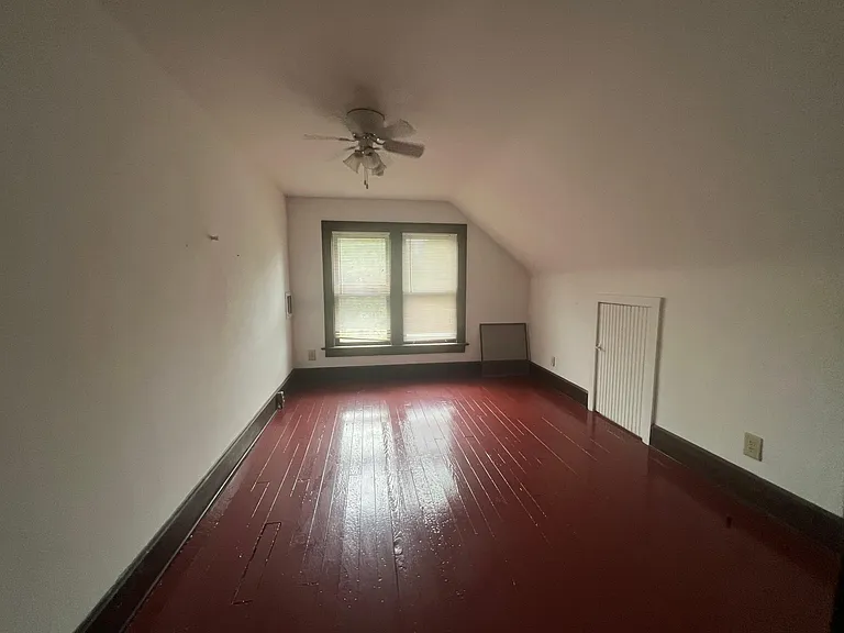 339 W 6th Ave — Photo 12