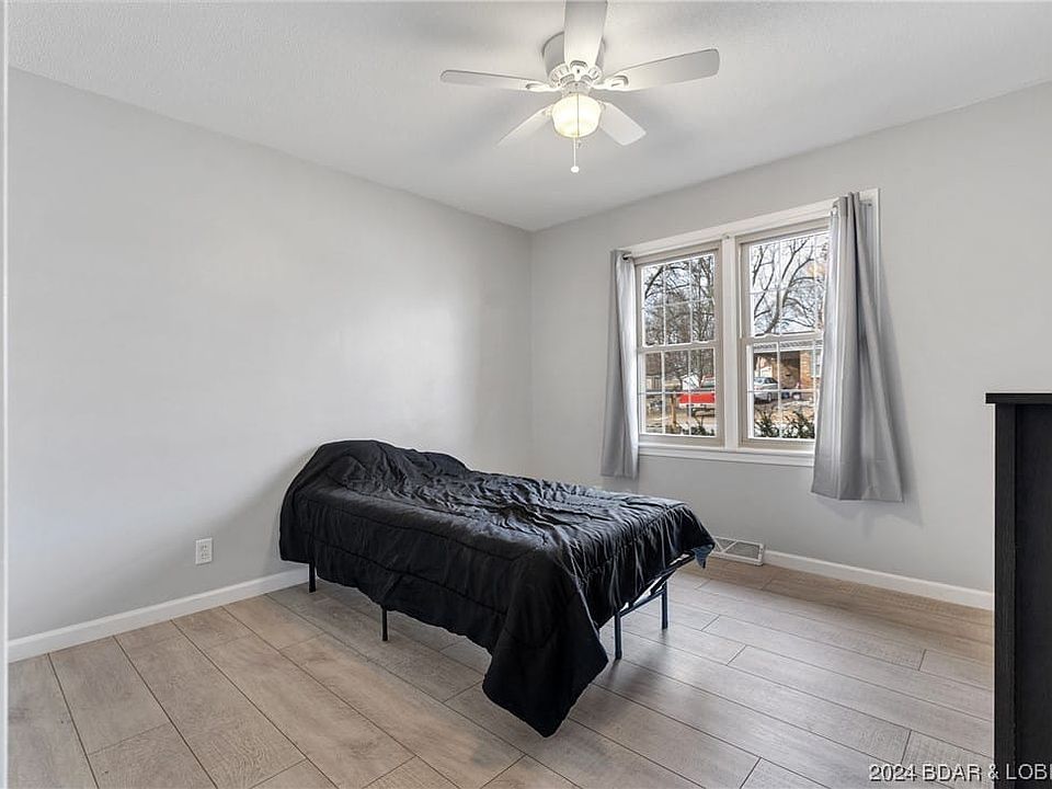 1006 Gayle St, Eldon, MO 65026 Zillow