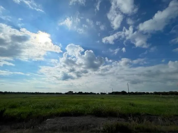 10932 Mlcak Rd, Sealy, TX 77474