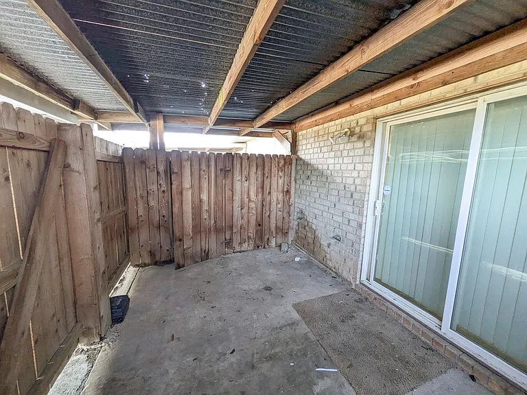 9030 Glen Meadow Ln — Photo 11
