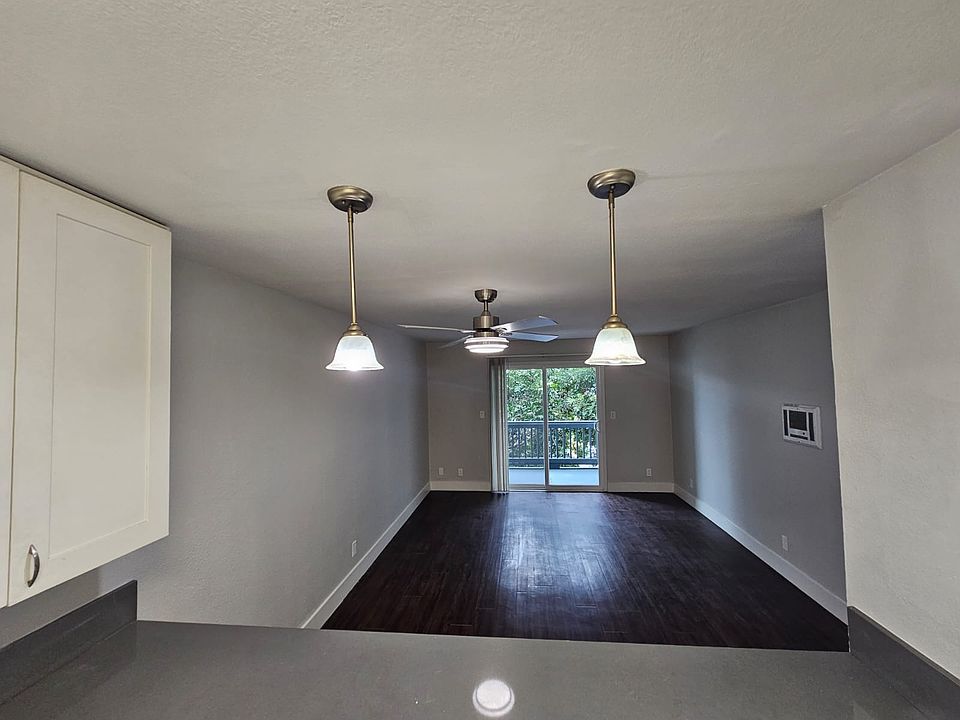 1st image of 525-576 28th St #3