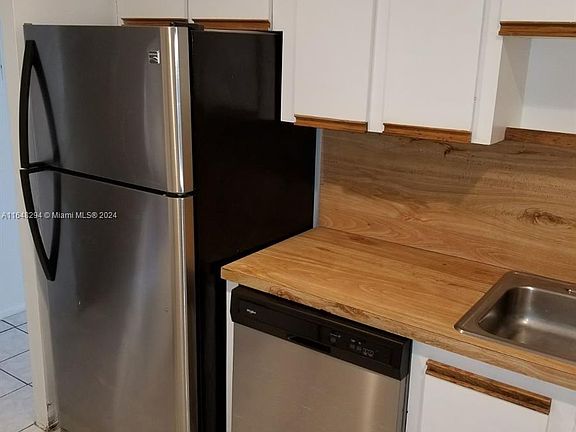 4th image of 15600 NW 7th Ave APT 414