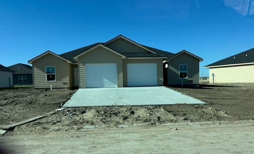 1st image of 3020 Fountain Dr