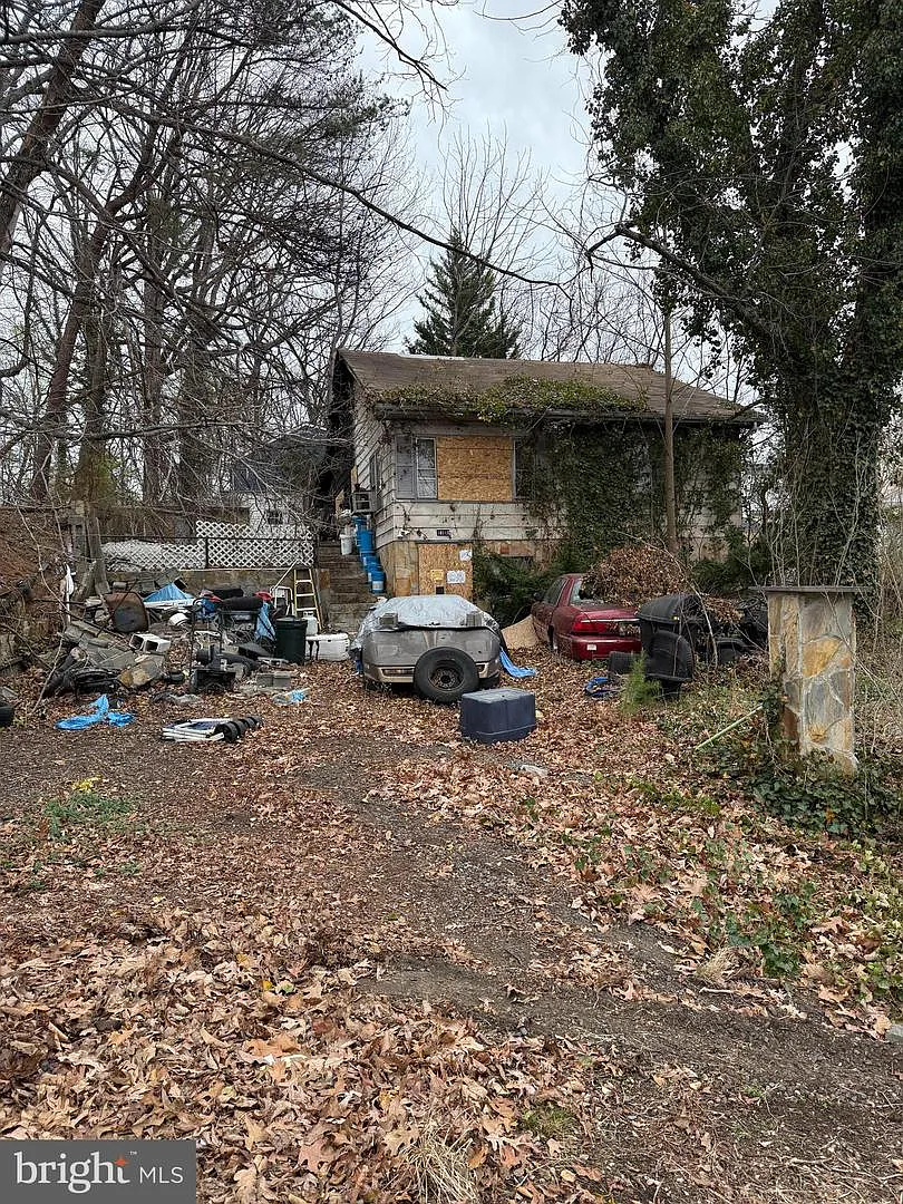 18519 Triangle St photo 1