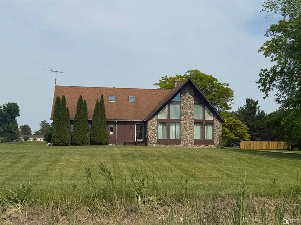 11560 Finzel Rd, Carleton, MI 48117