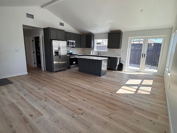 3rd image of 320 N Avenue 63