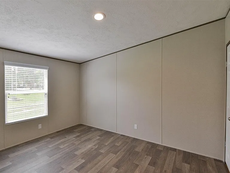 25150 Faraway Ln — Photo 16