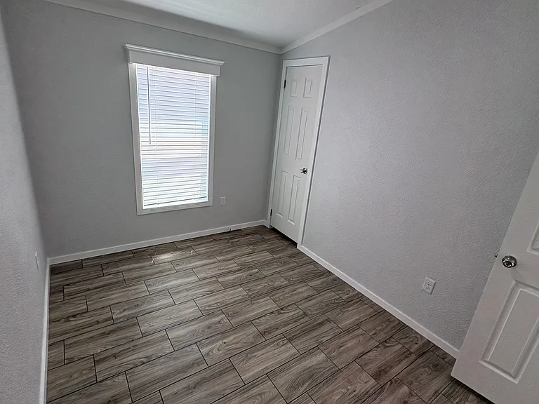 County Street 2983 — Photo 25