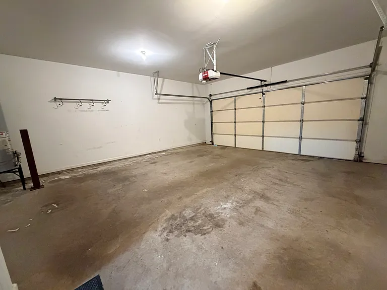 2938 Summit Dr — Photo 25