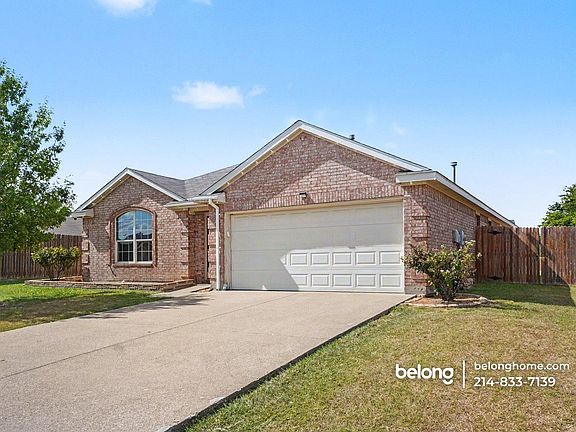 3rd image of 901 Plumeria Dr