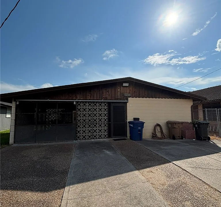 3726 Santa Fe St