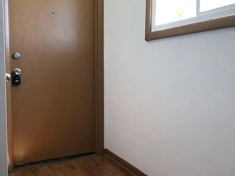 301 Wilshire Dr #3 — Photo 10