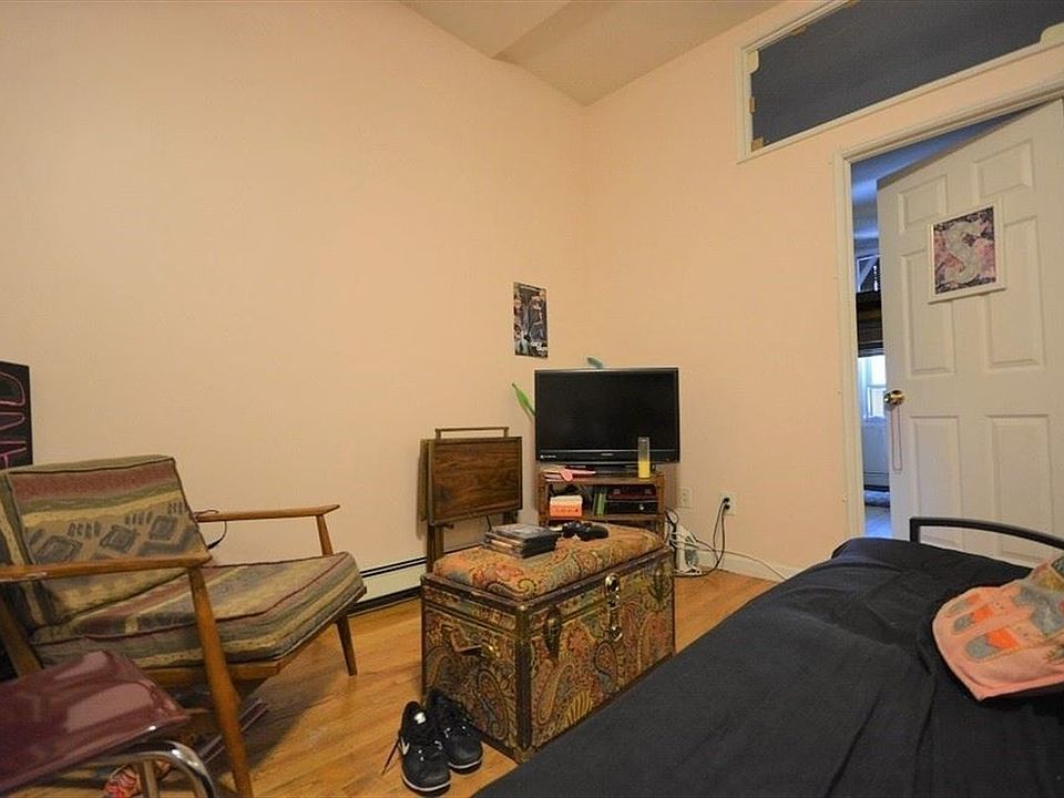 2nd image of 345 Myrtle Ave APT 3F