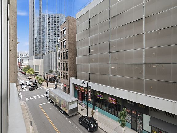 5th image of 301 Demonbreun St Unit 405