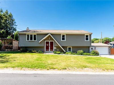7 Lydia Ave, North Providence, RI, 02904