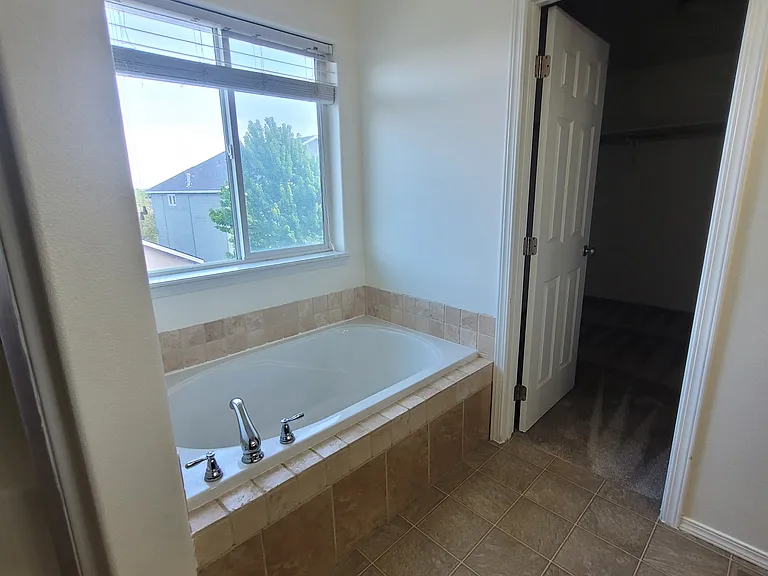 2556 E Copper Point — Photo 17