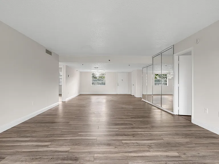 3940 Inverrary Blvd #404-A — Photo 7