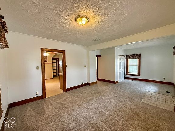 5th image of 608 Myrtle Pl