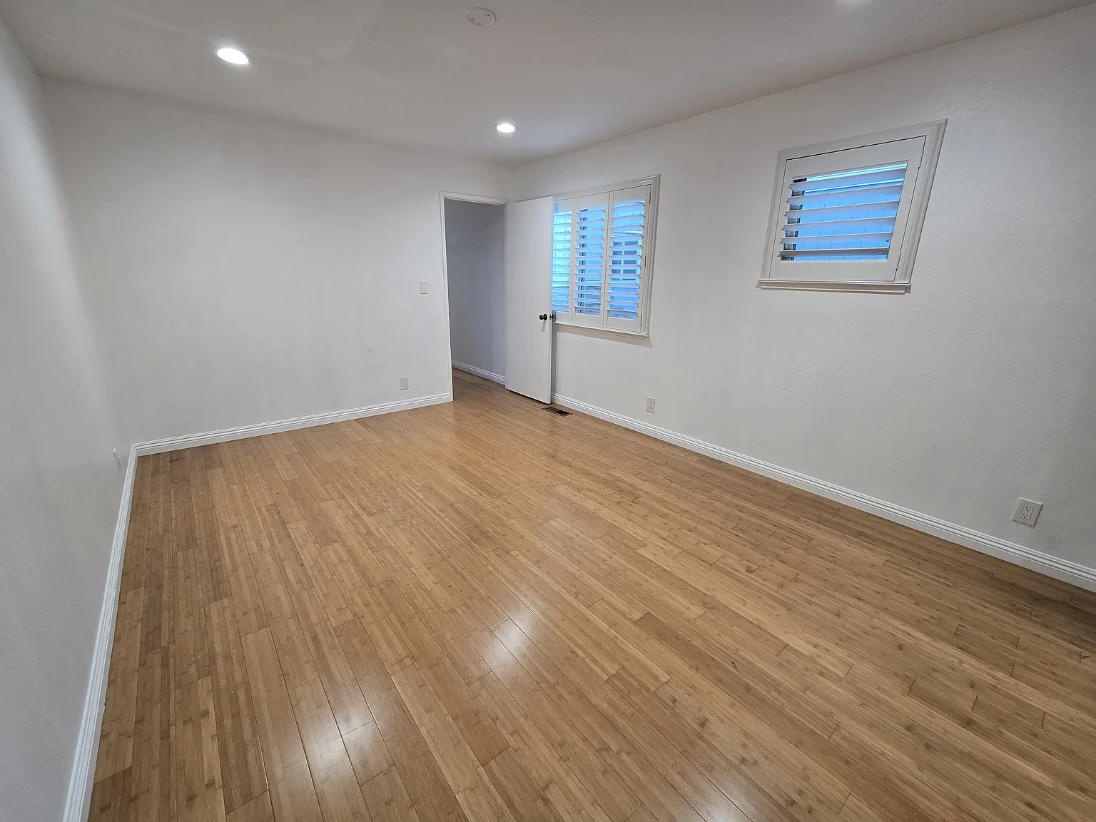 3 bed, 2.5 bath, 1988 sqft, $4,300 — Photo 4