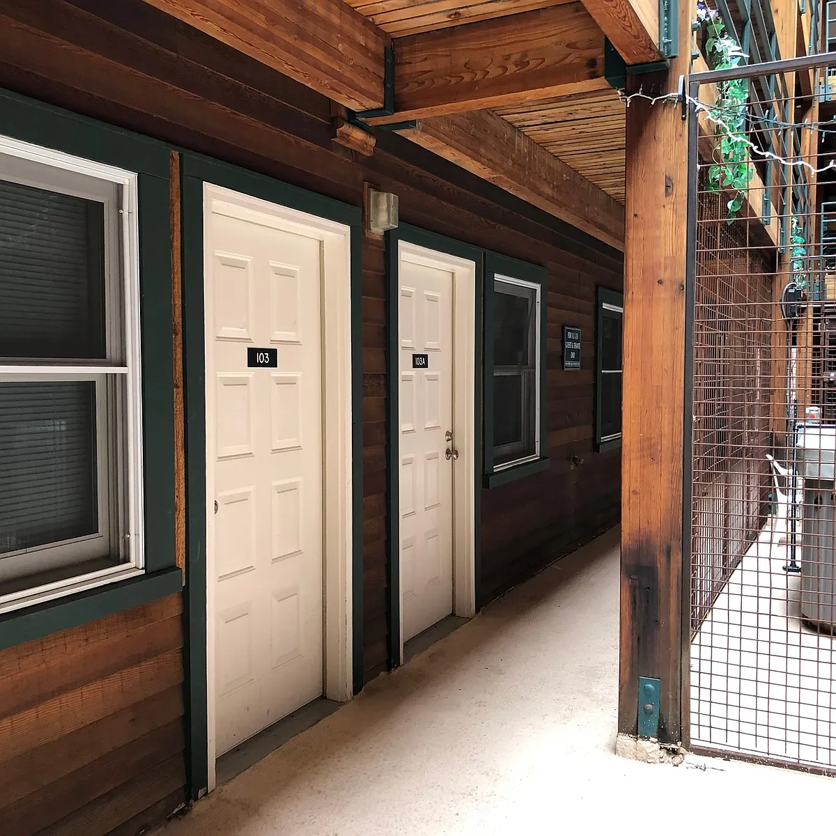 Front entry. The condo hot tub area is to the right. - 210 S Pine St #103