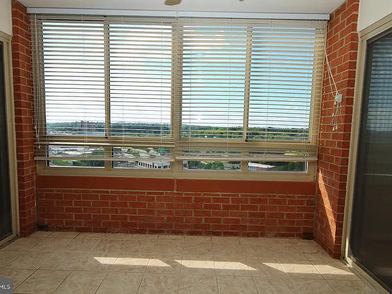 2151 Jamieson Ave #2011 — Photo 21