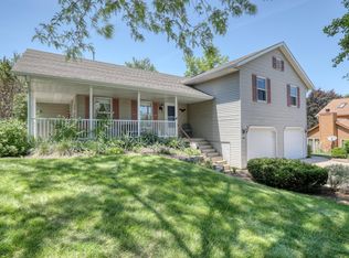 495 Quinlan Ct, Pewaukee, WI 53072