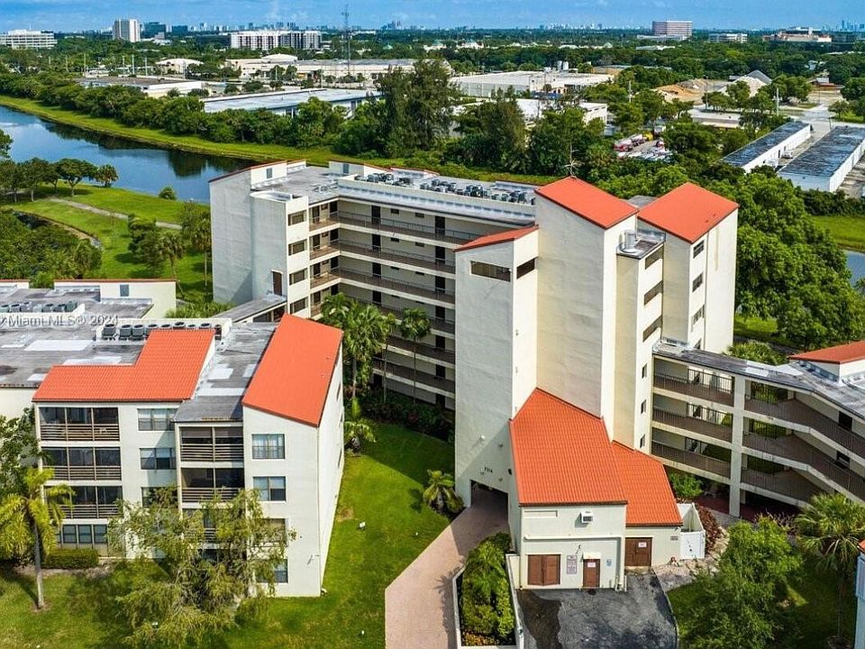 1st image of 2314 S Cypress Bend Drive Unit 313
