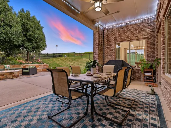 9009 Landmark Ln, Denton, TX 76207