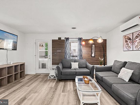 5th image of 33959 Monterray Ave
