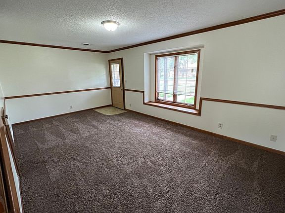 3rd image of 737 W 8th St APT 1